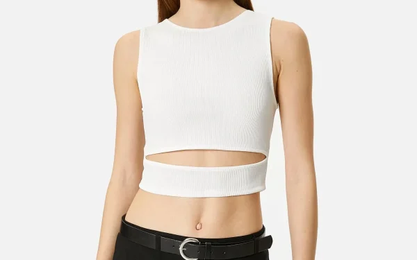 Short-Fit Sporty Round Neck T-shirt - White