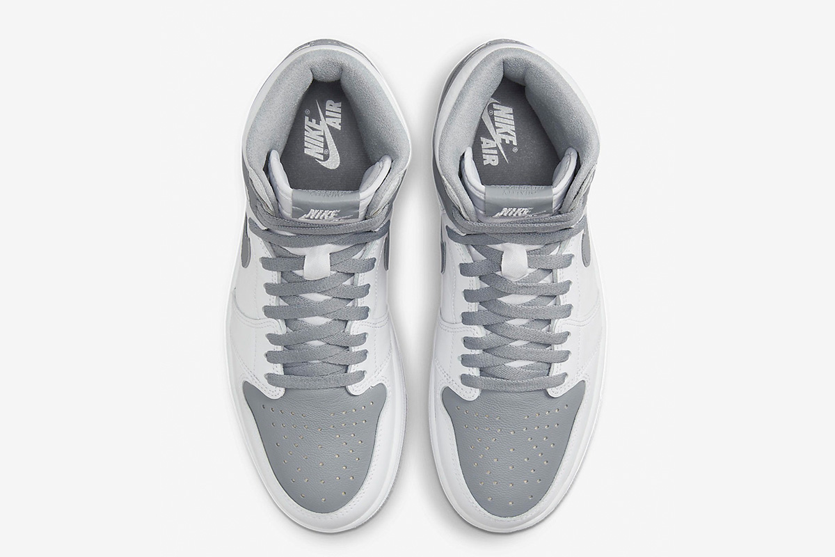 Air Jordan 1 Retro High OG 'Stealth' - Image 4