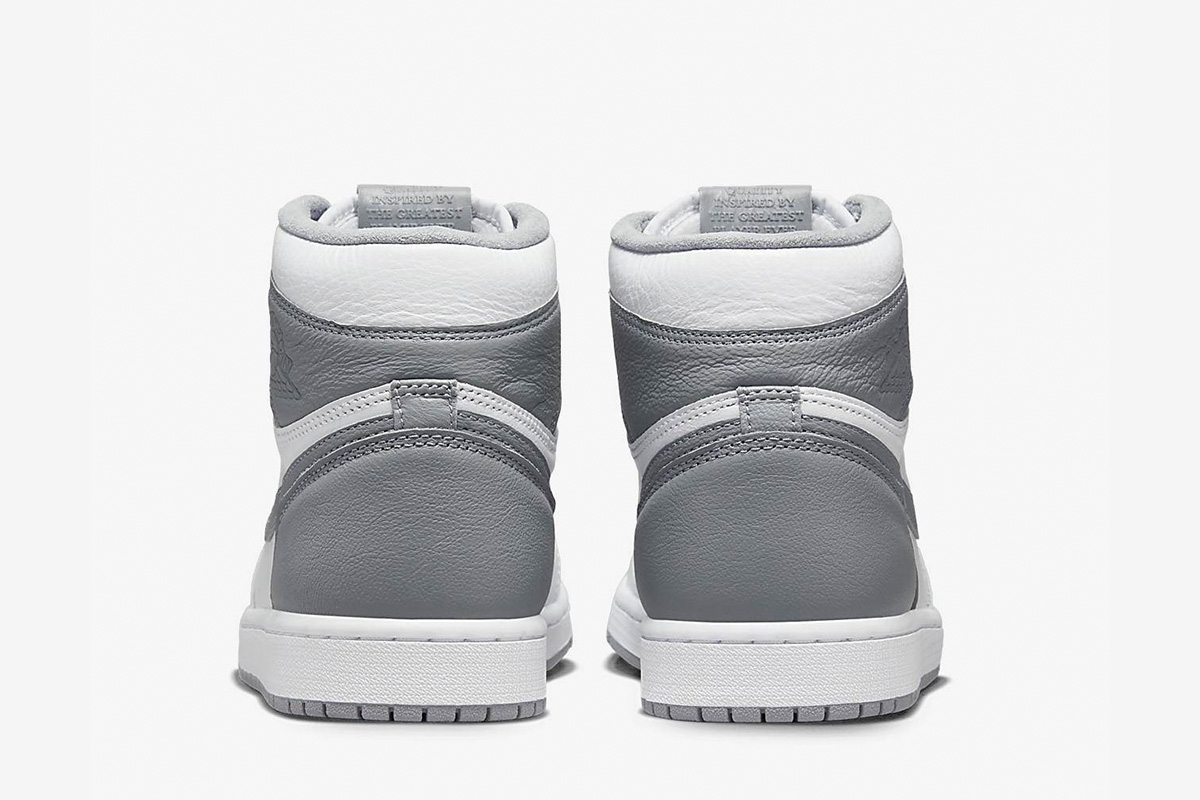 Air Jordan 1 Retro High OG 'Stealth' - Image 5