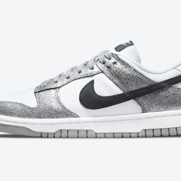 Wmns Nike Dunk Low 'Golden Gals'