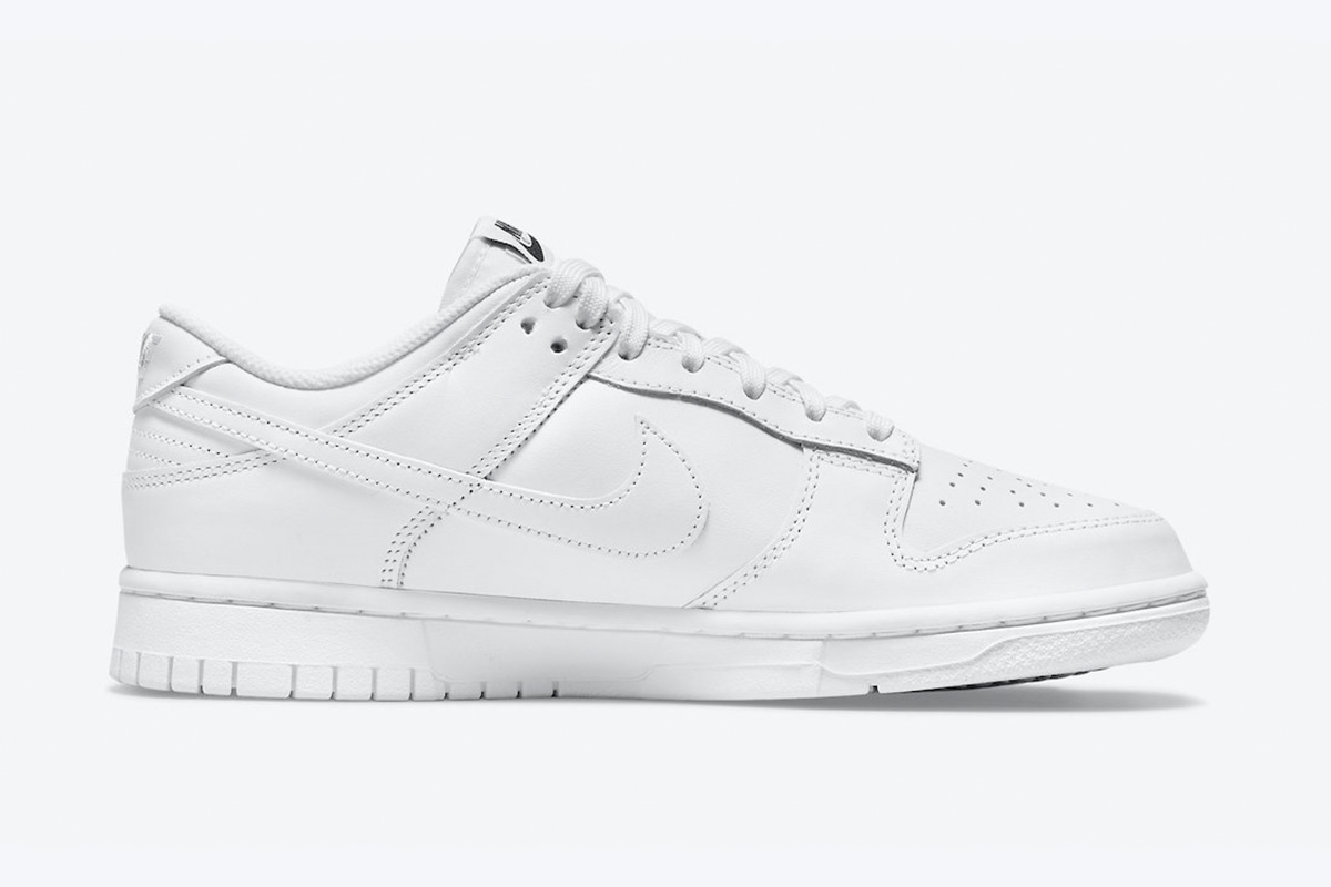 Wmns Nike Dunk Low 'Triple White' - Image 2