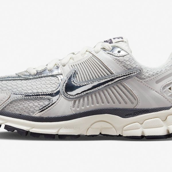 Wmns Nike Air Zoom Vomero 5 'Photon Dust Metallic Silver'