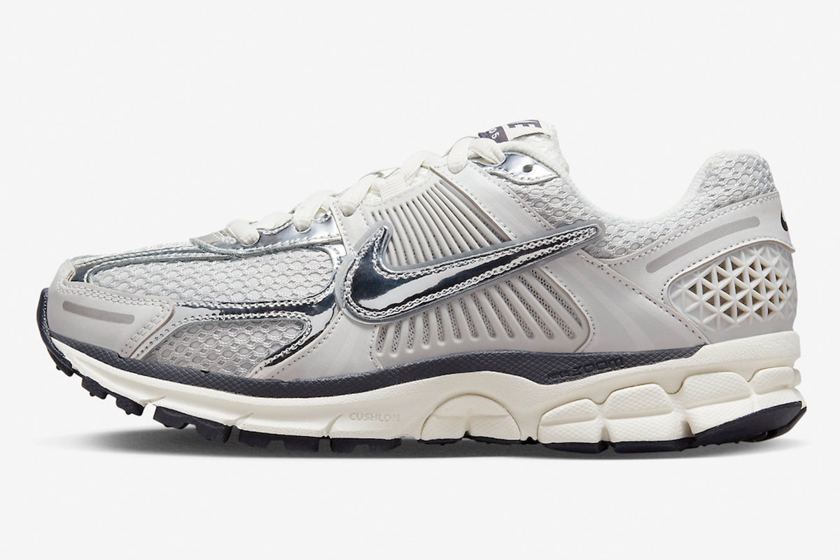 Wmns Nike Air Zoom Vomero 5 'Photon Dust Metallic Silver'