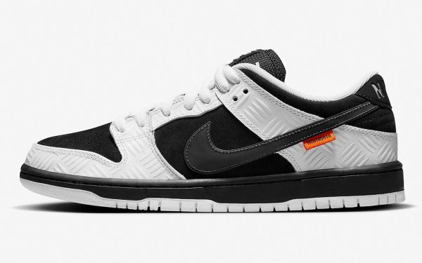 TIGHTBOOTH x Nike Dunk Low SB