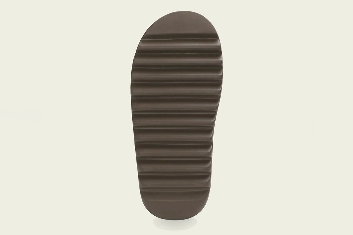 Adidas Yeezy Slides 'Soot' 2021 - Image 4